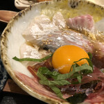 Kaisendokoro Kyoudai - 大ぶりの鯛の切り身に、卵黄、海藻に、薄口お出汁♪