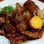 里伊 - メインディッシュの県産豚とんてき