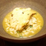 アカ - 鮑と鮑の肝のカルドソ(オジャ)