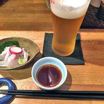 天ぷら処 こさか - 生ビール（ひと口飲みました）＆ お通し（タイの刺身）（２０１２年６月）