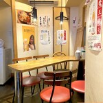 肉酒場 とろっと - 店内