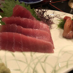 入船鮨 - マグロと赤貝盛り合わせ。