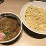 東京アンダーグラウンドラーメン 頑者 - つけめん(880円)