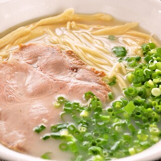 【こだわり1】鶏ベースのスープ