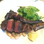 La Brianza - Lボーンでカットに苦労していたところ、カットしましょうかと助け船くださり感謝しています。おかげさまでおいしいタイミングを逃さず楽しめました。ジューシーで味わいよく、とてもおいしかったです。