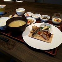 小野の離れ 博多本店 - 朝からHAKATA