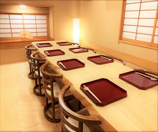Ryouriya Masago Saryou - 【土の間】〜8名様　琉球畳と一枚板