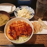 東京餃子 あかり - ソースかつ丼¥500-