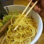 初志貫徹 - 味噌ラーメン麺リフト