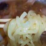 日月亭 - 中細のツヤツヤな麺！
