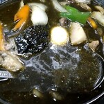 龍昇園 - 黒カレーラーメン