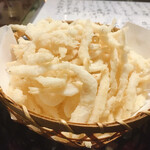 とっくりや - ポテチ代わりの白エビフリット