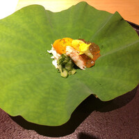 馳走 啐啄一十  - 蓮の葉の上に佇む海鮮達…