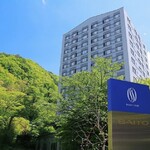 斎藤ホテル - 温泉地に場違いな外観