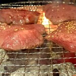 炭火焼肉 肉刺し にく式 - 