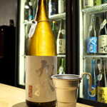 Nihonshu Gyarari Tsubo No Naka - 熊本「花の香・九拾」低精白90。ほとんど米を削らず、玄米状態から造る珍しい酒