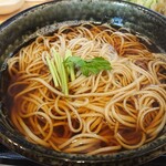 乙蕎麦 - かけそば   程よいコシとのど越しの良いお蕎麦
      出汁のきいた美味しいお汁
