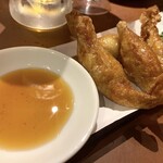 餃子バル - 鶏皮餃子