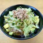 喫茶 コトナミ - ぶっかけ素麺（ツナサラダ）
野菜たっぷり。ライムを絞って爽やかな美味しさ(*^^*)