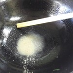 丸徳ラーメン - 戦の後   骨粉が沈んでます