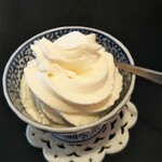 喫茶 あじさい - バニラアイス。
      