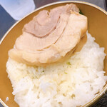 野菜みそラーメン 鬼首 - ブタ避難するよねー