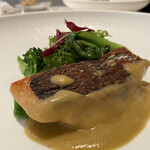 オオハラ エ シーアイイー - 魚料理 アオダイ エビのお出汁と茄子のソース
      2020年8月7日ランチ