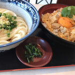 釜たけうどん 三田親子丼 - ミニうどんの割に大きいうどん(^O^)