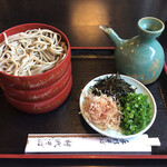 手打 神代そば - 割子そば（通常は3枚です）