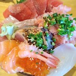 音羽鮨 - 通常990円！こちら、ご飯大盛り＋100円。
                                息子用。