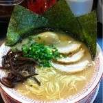 博多長浜らーめん 六角堂 - 特製長浜らーめん880円