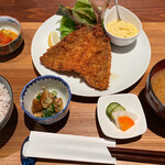 Gohan Shokudou Kiriya - アジフライ定食 1480円。