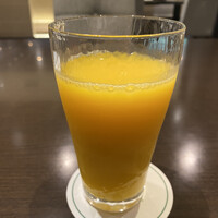 オールデイダイニング リモネ(リーガロイヤルホテル大阪) - ホテルの朝はオレンジジュースですね！笑