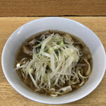 ラーメン二郎 - ラーメン 780円　麺半分・ヤサイにんにく