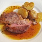 オザミ・デ・ヴァン - 吉田豚肩肉のロースト　粒マスタードのソース