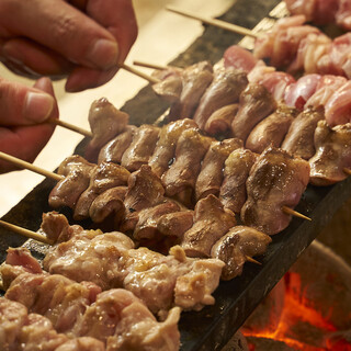 【香ばしさ抜群】備長炭で丁寧に焼き上げた絶品“炭火串焼き”