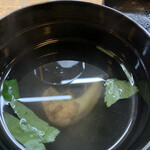 かぶと - 肝吸いがまた美味しいんです。
      出汁がグッと効いててさっぱりしてて旨い