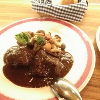 ドラード - ほほ肉の赤ワイン煮込　　¥2000