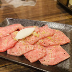 炭火焼肉　黒毛和牛　慶k - 上タン　1,580円