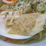 美志満 - 不思議な形のワンタン