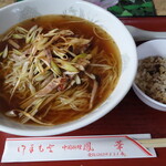 鳳華 - ランチ(豚肉ラーメン ミニチャーハン付)