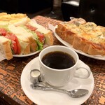 Enri - ピザトーストセット
                      ミックスサンドセット
                      コーヒー