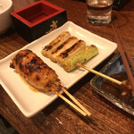 炭火焼き鳥 でん - つくねと長ネギ