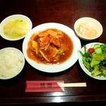 中国料理随園 - トマトと鶏肉のピリ辛煮込み \880