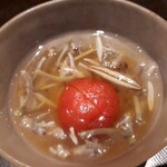 炭火割烹 白坂 - ⚫トマト　青森蓴菜　シンプルだが、優しくいい出汁