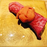 nikushoutakuoohira - 肉握りのウニ乗せ(食べた方が良い)