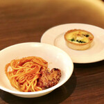 ザ・テラス - ナポリタン、唐揚げ、キッシュ@ブロッコリーアレルギーなのですが蓋がされていて具がよく見えず取りました。名札ほしい(  ; ω ;  )