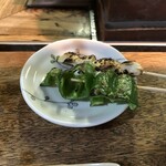 大倉山もつ肉店 - にんにく　ピーマン