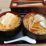更科分店 - カツ丼定食(ラーメン)900円