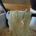 めんやもも - 塩ラーメンの麺